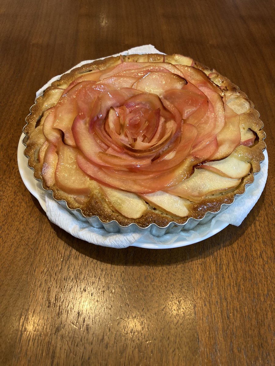 Futo_chiru's tweet photo. #お菓子作り
リンゴのケーキ🍎 https://t.co/bSzIs2o69B