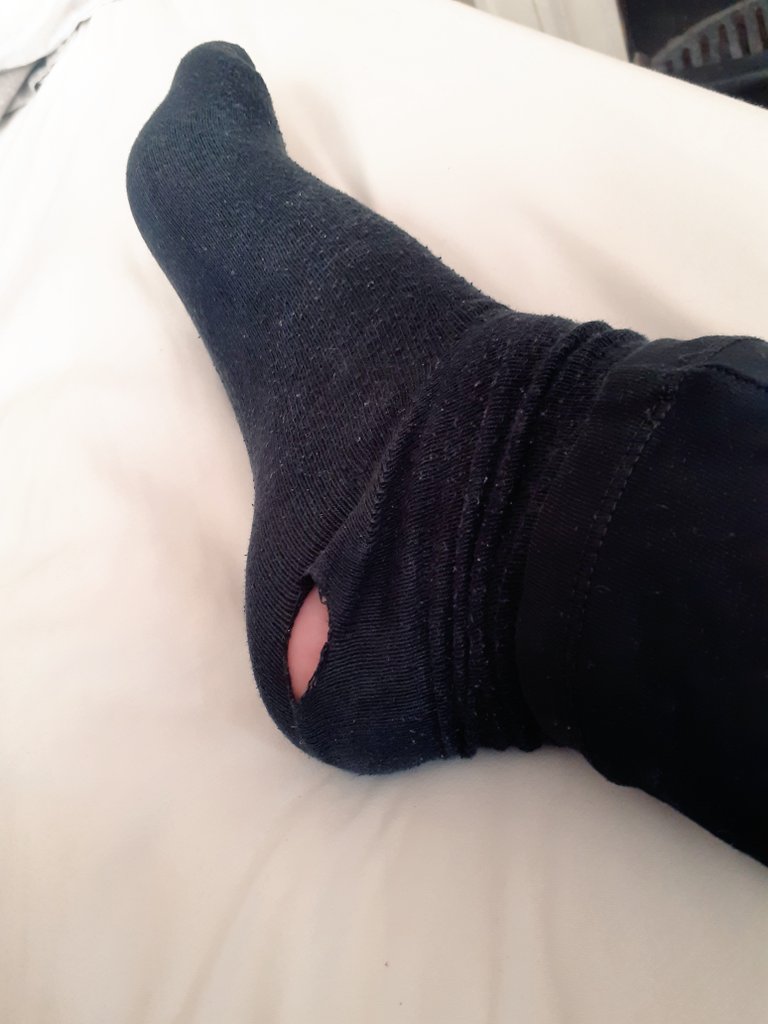 AlisonShearerK's tweet photo. Look at the state of my sock! Good job I'm going to The Sustainability Show today for a darning workshop with @SockoShop...
#SSLDN #Sustainability #makedoandmend #ClimateAction https://t.co/F7X99Q7jub