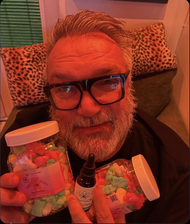 SupremeCBD_IRL tweet media