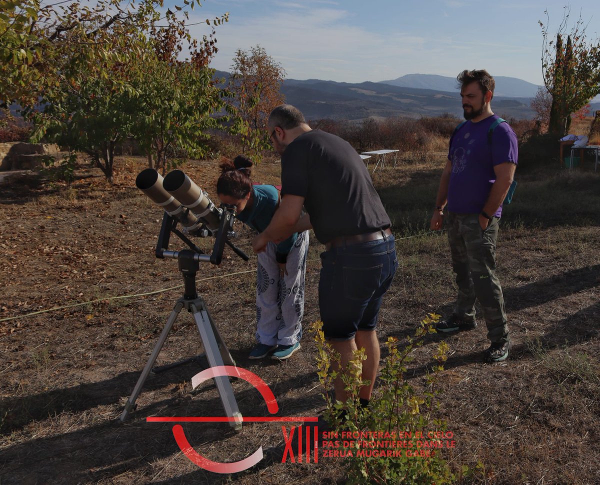 Astronavarra's tweet photo. Observación solar y lunar en @astro_guirgui #EncuentrosTransfonterizos #ETAA #RTAA #AAMHT https://t.co/zq4an7eykE