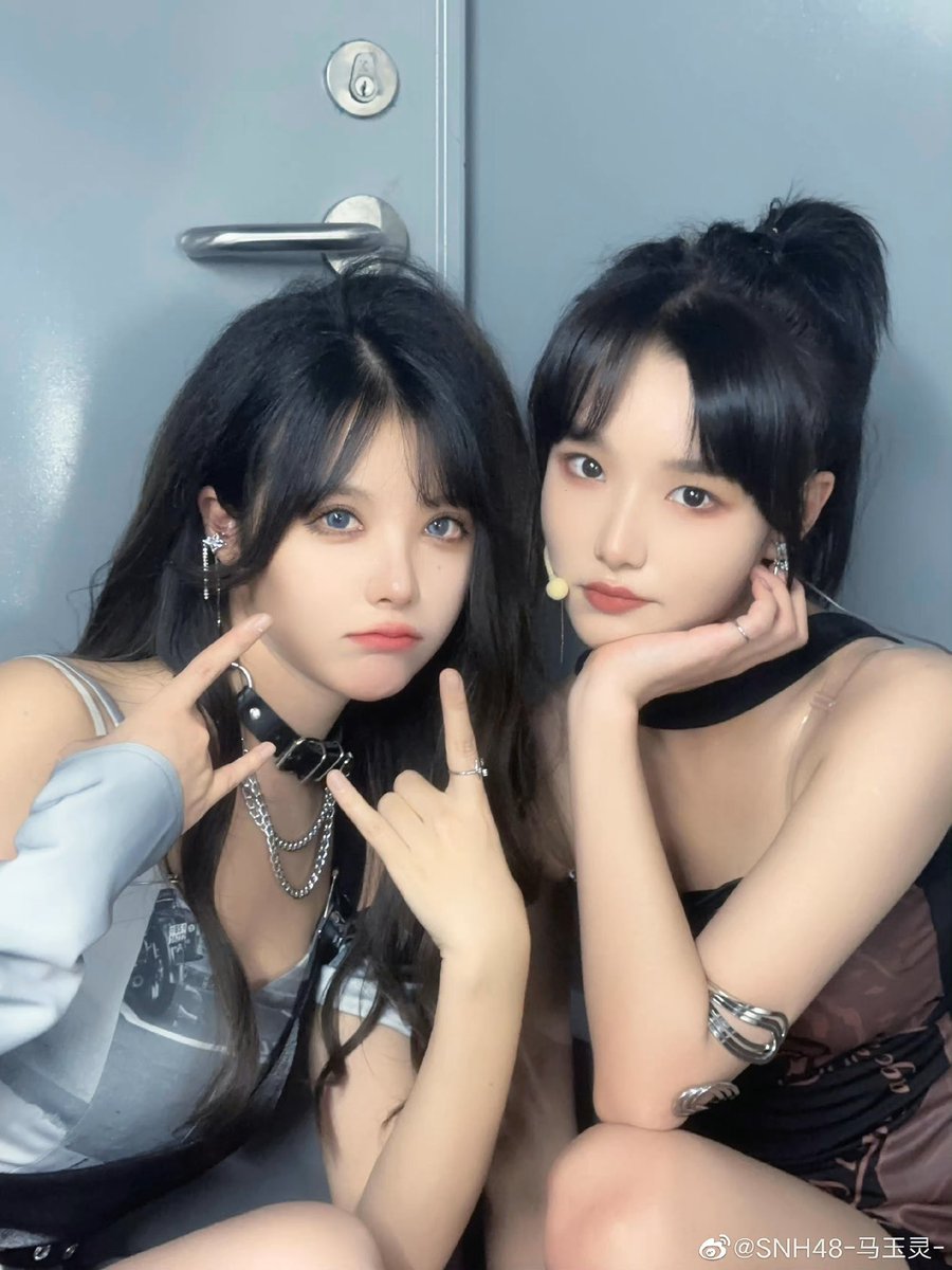 wfgrrb's tweet photo. 221016 마위링 웨이보
#王睿琦 #왕루이치 #Wangruiqi #马玉灵 #마위링 #Mayuling #SNH48 https://t.co/z8M1R5nyBW