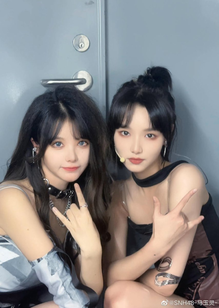 wfgrrb's tweet photo. 221016 마위링 웨이보
#王睿琦 #왕루이치 #Wangruiqi #马玉灵 #마위링 #Mayuling #SNH48 https://t.co/z8M1R5nyBW