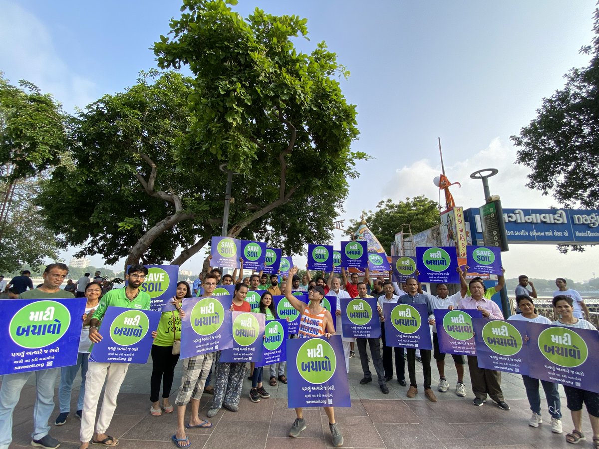 cpsavesoil's tweet photo. It's time to lace up your boots and hit the streets in your city! Walk For Soil has onlookers across almost 85 countries watching rapt as enthusiastic volunteers take to the streets and dance to the rhythm of the familiar #SaveSoil song.
Action now. https://t.co/z6MmqMf5nE https://t.co/ucAO3mhlXP