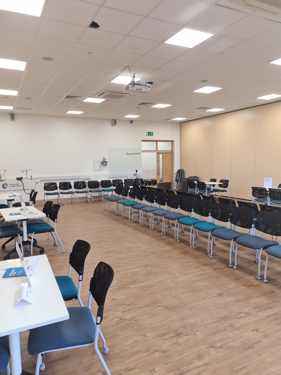 A lovely Autumn day on campus to welcome prospective new trainee teachers at the <a href="/worcester_uni/">University of Worcester</a> Open Day. <a href="/danhughesuow/">Dan Hughes</a> <a href="/MrTs_NQTs/">Mr T's NQT/ECT support 🙋🏻‍♂️</a> <a href="/RachaelPaigeUoW/">Rachael Paige</a> <a href="/UW_PriPartners/">Worcester University - Primary Partnership</a> <a href="/SharonLannie/">Sharon Lannie</a> <a href="/Class_Whisperer/">Classroom Whisperer</a>