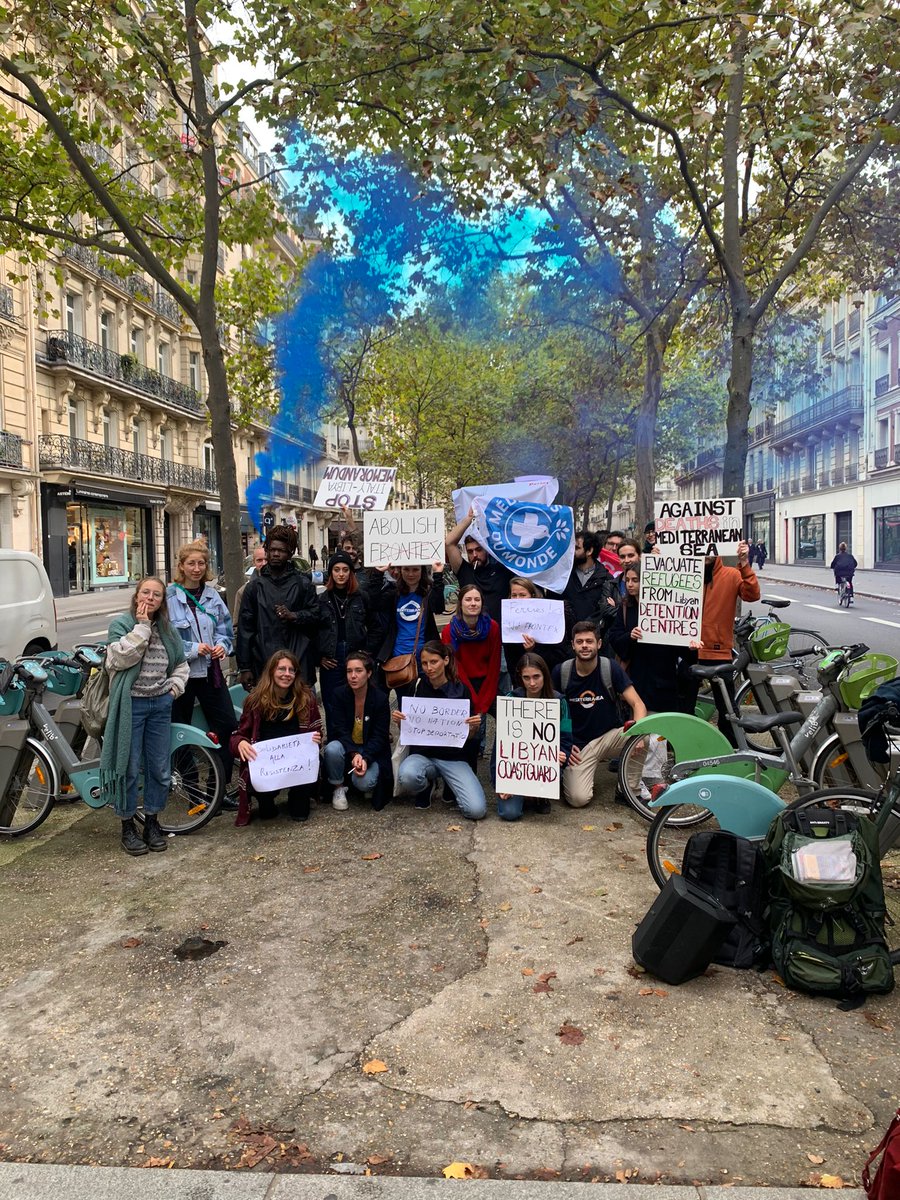 Hier à Paris avec <a href="/PossibileParigi/">PossibileParigi</a> <a href="/abolishfrontex/">Abolish Frontex</a> @SoliwRiLibya CONTRE la coopération de l'UE avec les soi-disant côte lybiens POUR la liberté de mouvement pour tou.t.e.s
#STOPMemorandumItalyLybia
#FreePassage
#EvacuateRefugeesFromLibya
