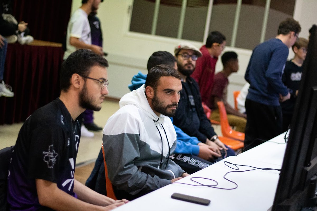 GamersAssembly's tweet photo. Coup d'envoi du tournoi #FIFA23 des #HeuresNumeriques ! Nos joueurs sont prêts à tout donner sur le terrain. 😤⚽ https://t.co/hSqsZPV8KY