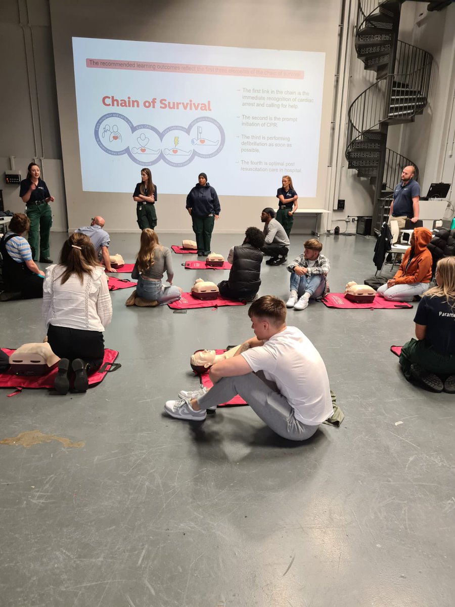 BCUParaSoc's tweet photo. it’s #RestartAHeart day and our members have been helping teach people how to do CPR! early CPR is so important to help increase the chance of survival! Find out more information at: https://t.co/gdIbXhG8VS https://t.co/GTX8zwOHzV