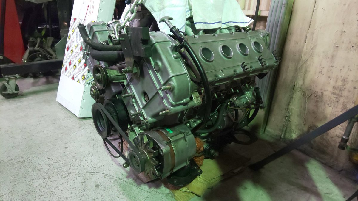 TFerrariide101's tweet photo. フェラーリ328、オイル漏れ修理の為エンジン降ろしました。メインの修理は前側バンク(LH側)ヘッド廻りオイル漏れ修理です。降ろしたついでに修理出来る所は作業する予定です。#ferrari #F328 #ferrari_repair
#ferrari_maintenance
#オイル漏れ修理 https://t.co/BdNQN8vqCQ