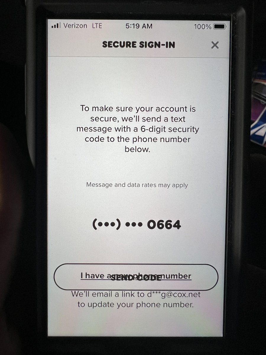 kdsuch's tweet photo. @dunkindonuts can’t log into the new app since the buttons overlap….now I can’t access my account https://t.co/3iOTa5nogT