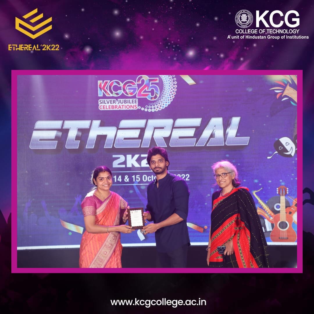 KCGtechnology's tweet photo. The special guest for the event, ace choreographer Vijay Varma praised all the teams for their incredible performances.
#Ethereal #KCGEthereal #Ethereal2K22 #Collegeculturals #KCG25 #KCGCollege #vijayvarma #Collegefest #Chennai #danceshow #dancephotography #Celebrity https://t.co/PiQKtsZrvB