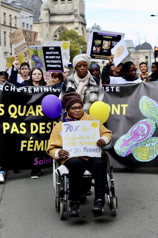 📢🟡 « 70% des bénéficiaires de l’aide alimentaire sont des femmes »

🍼💛🔥

Solange et Assata, bénévoles chez <a href="/AssoMaMaMa/">MaMaMa</a> , en tête du cortège de la marche féministe et antiraciste à <a href="/VilleSaintDenis/">Ville de Saint-Denis</a>