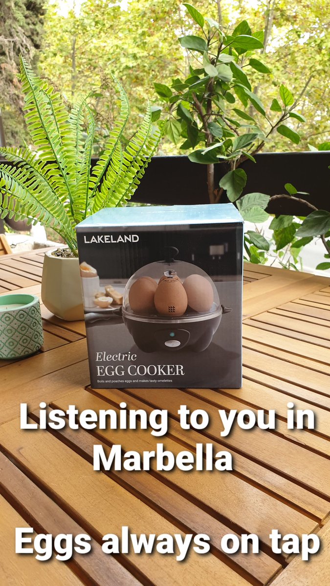 MyOwnCurry's tweet photo. @BBCRadioWales 
How you cook eggs Nigel. https://t.co/mUtF5pzqWe