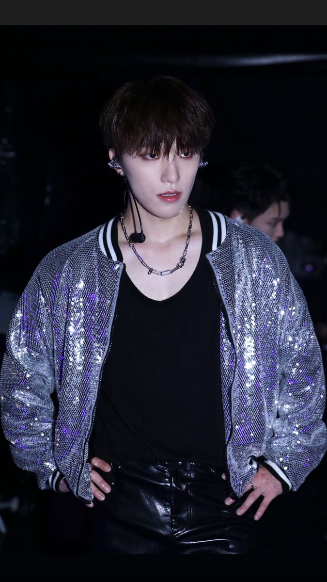 ⠀
⠀
❏　viktor.✧ posted 彡

≡ Backstage.
⠀
⠀