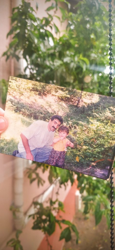 Yıl 2000..Yaş 2🥳 
Hiçbir şeyin farkında olmayan olsa da umrunda olmayan ben🥲
#canımbabam