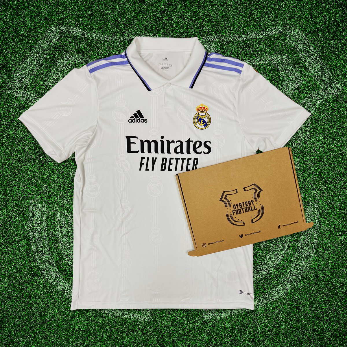 mysteryfootball's tweet photo. If Robert Lewandowski or Vinicius Junior score in the ElClásico today, we will give away a Mystery Football shirt to one lucky follower! 🇪🇸 

To enter: 
1️⃣ RT this tweet
🤝 Follow us

Good luck! 🤞🏻 https://t.co/SYe1jOcRie