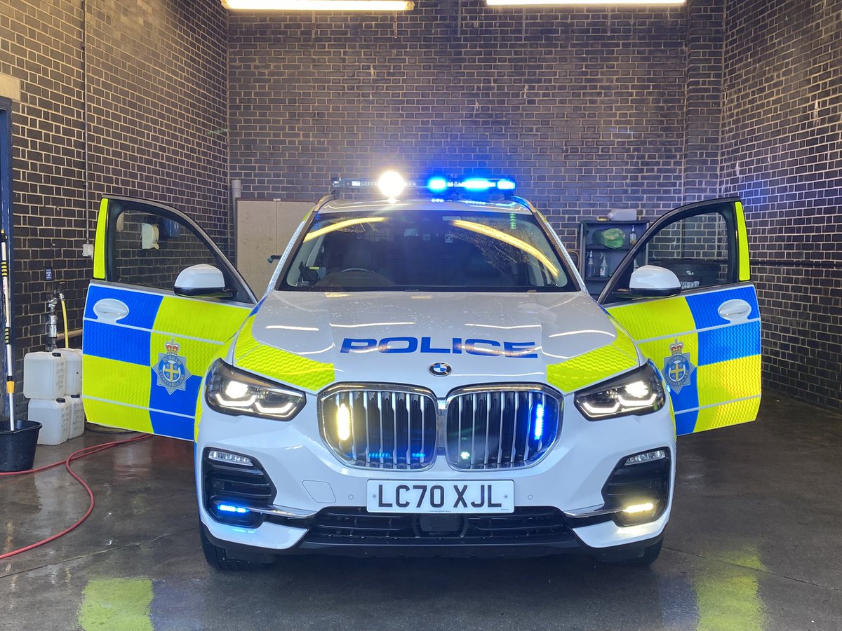 ShaunfromDurham's tweet photo. Morning all, in #volunteering again this morning. @DurhamRAPol fleet looking good now. Battenburg only works when its clean! 💦🚔
#CleanToBeSeen #PositiveImage https://t.co/40AMHt1alL