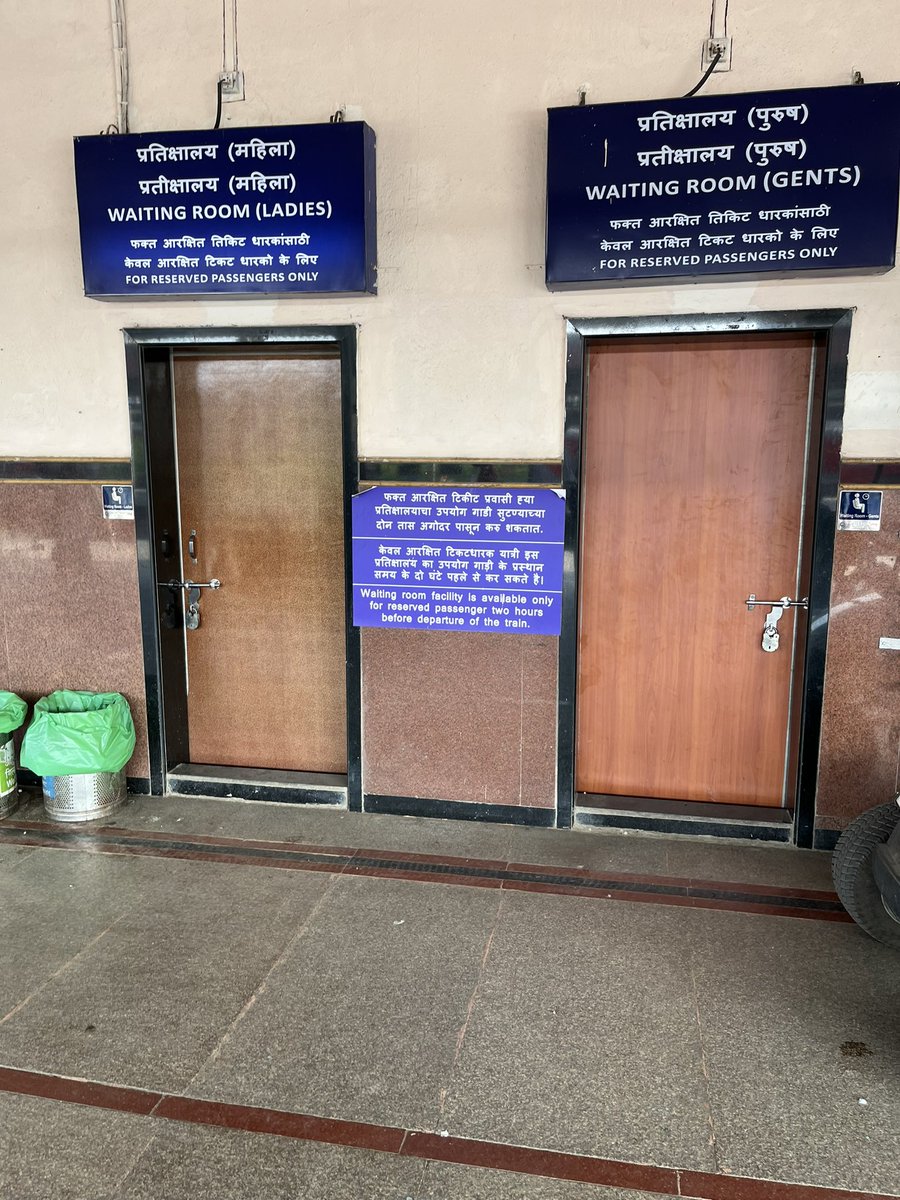 Locked waiting rooms. No service for passengers in waiting.☹️<a href="/RailMinIndia/">Ministry of Railways</a> <a href="/WesternRly/">Western Railway</a>