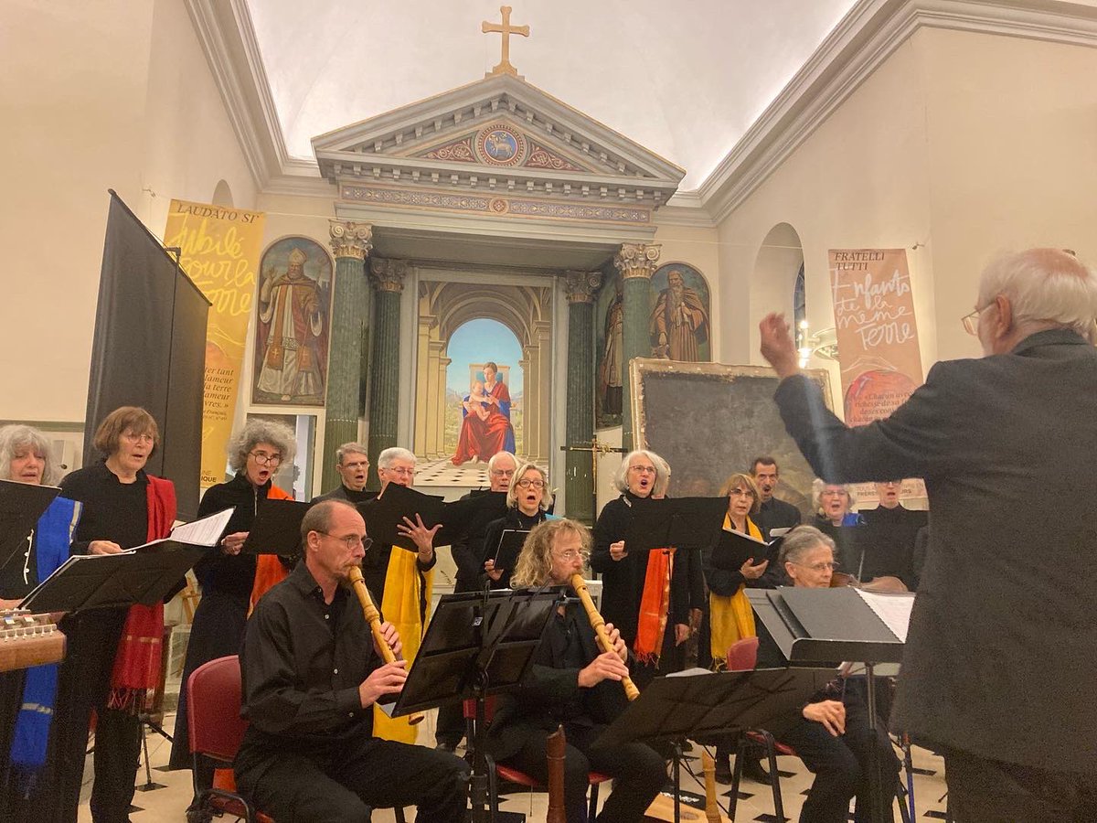 ArnaudVdie's tweet photo. Quelle soirée magique organisée par @FormeetCouleur pour redécouvrir Marie aux pieds nus en musique baroque. Quel voyage ! Merci encore Jacques et à l’atelier baroque. 😘 à ceux qui sont venus de plus loin assister à ce moment d’exception @F_Lecoufle et @V_Bedu #Périgny #Culture https://t.co/Fj92mZ9scL