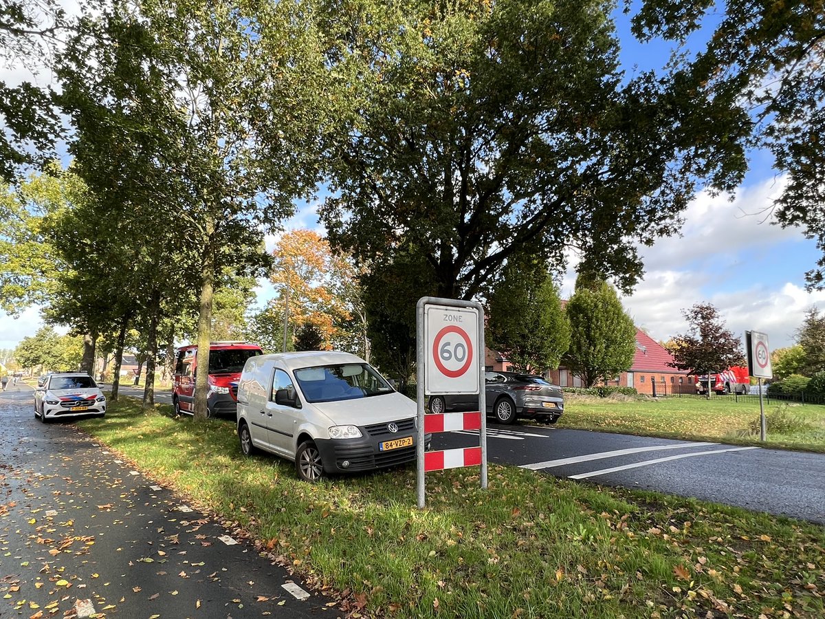 112Stellingwerf's tweet photo. Brandweer #Oldeberkoop, @brwnieuwehorne en @Brw_Heerenveen gealarmeerd voor schoorsteenbrand in #Oudehorne. Hoogwerker Heerenveen geannuleerd, situatie snel onder controle. https://t.co/sNttuqaT3N