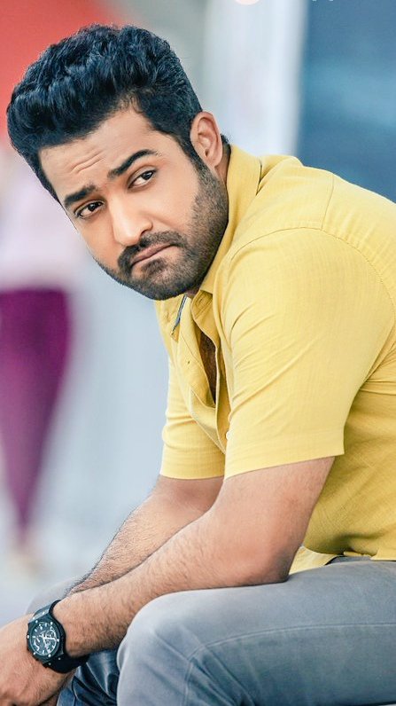 Pawanism_01's tweet photo. Who has More Fan base in Tollywood ?

  #RamCharan🔄         #JrNTR ♥️ https://t.co/ZgevR2WlSa