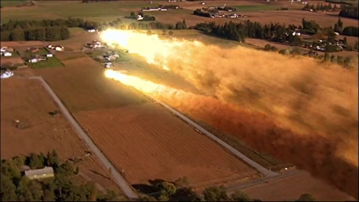 SeriesUpdateFR's tweet photo. Il y a 21 ans, la série Smallville diffusait son premier épisode. https://t.co/ckLCqJFVen
