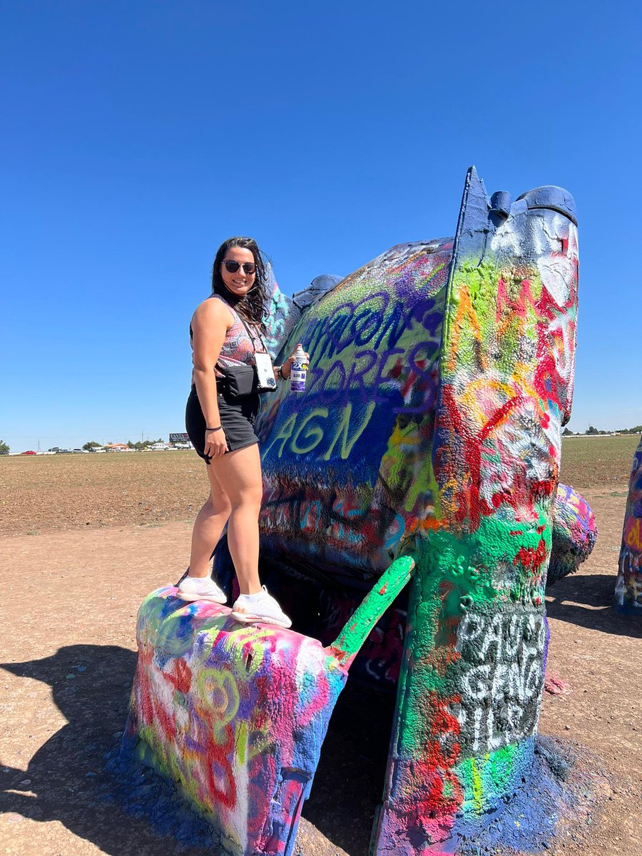 Cadillac Ranch da Route 66 com os Açores representados! 🇺🇸🇵🇹
