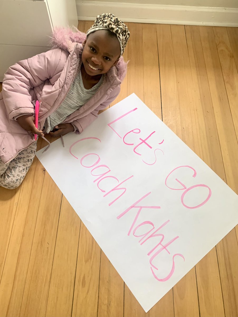 heartmamablog's tweet photo. Early morning supporters club for our crazy marathon-running family! Go Coach Kahts + Morns ππΌππ½ββοΈππ½ @KFMza @CTMarathon #kfmposter #sanlamcapetownmarathon #itsbasicscience https://t.co/JmWhVKfJzv