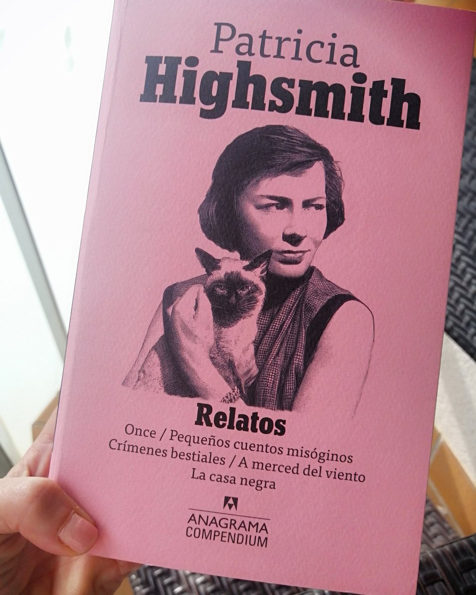 ioteruelo's tweet photo. Llibres de fons ďarmari que et salven un cap de setmana. La gran dama del noir, la #khefa. https://t.co/DzXaznKOVm