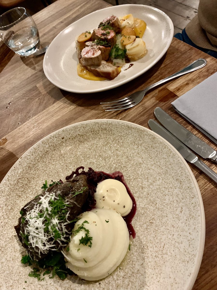 Julie Linley tweet media