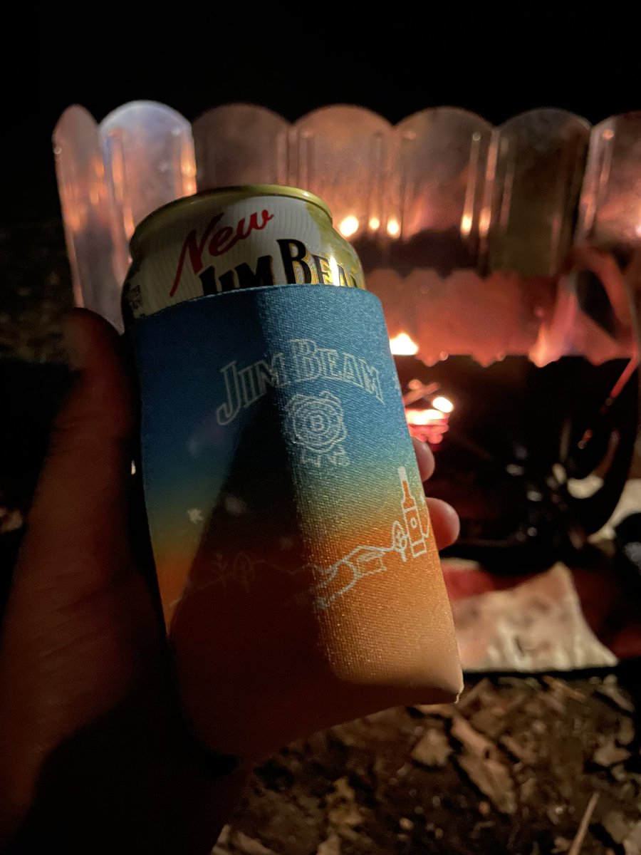 NoGood2335's tweet photo. 本日の晩酌はこれ🥃とこれ🥓
眠気が一切来ないのだが🤯
#jimbeam #dod #キャンプ好きと繋がりたい #cilltime #酔っ払い https://t.co/bCcXTes5rf