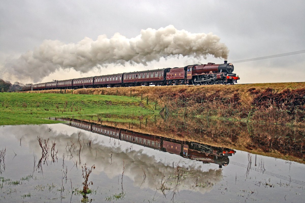njvphotographee's tweet photo. Good morning all, time to reflect todays #steamfix . Have a wonderful Sunday if you can and thank you all again for your support of my photos on twitter. https://t.co/ijHtSvB5o6