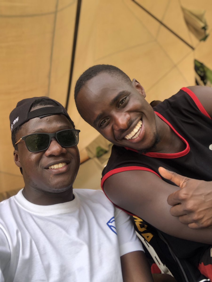 kapa_kimeze's tweet photo. Got a chance to take a selfie with THE 🐐

Let’s engage and get the REPLICA! 

#NileSpecial7s 
#Buffaloes7s https://t.co/hR4y7OwyOt