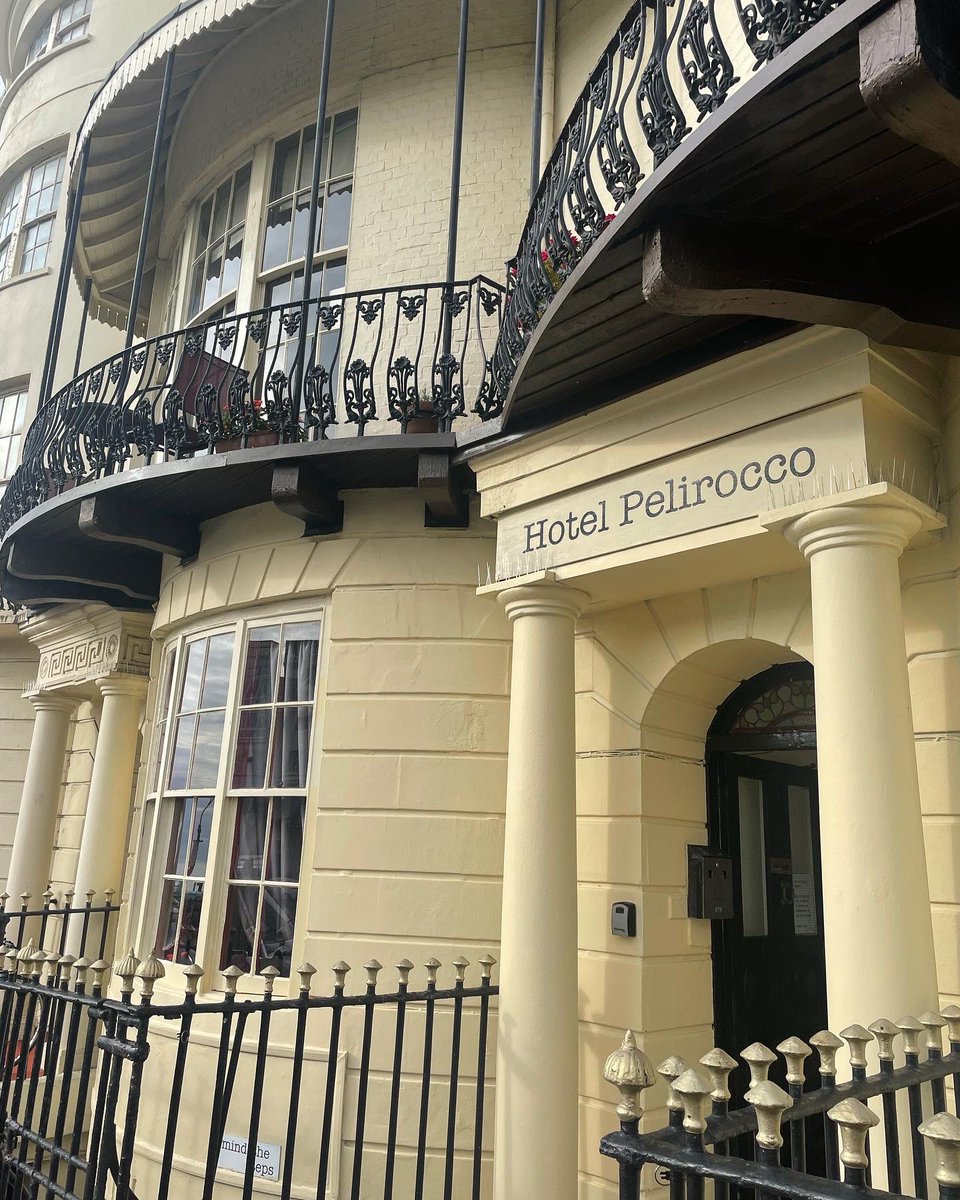 chrispevans1's tweet image. ‘ the world has turned without much help from him….’ #peliroompics #Brighton #mod #reflection