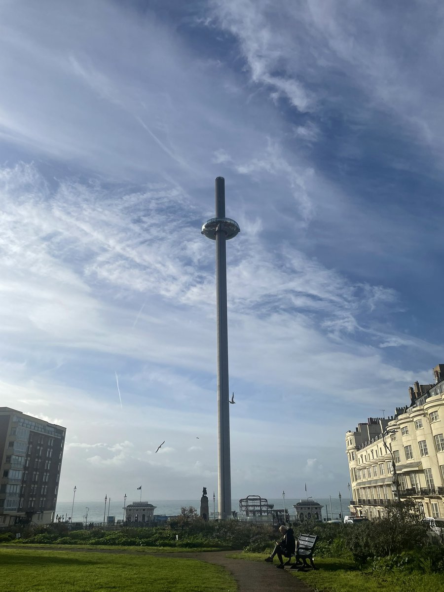 chrispevans1's tweet image. ‘ the world has turned without much help from him….’ #peliroompics #Brighton #mod #reflection