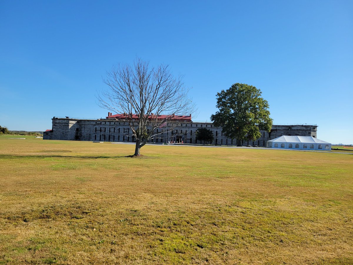 sarahkaybierle's tweet photo. Visited Fort Delaware yesterday with a tour group. Fascinating place and I'm hoping to go back and do some research about some of the Confederate prisoners held here during the Civil War.

#findinghistory #civilwarhistory #saturdayadventure #historianlife https://t.co/hR1PNNuX5C