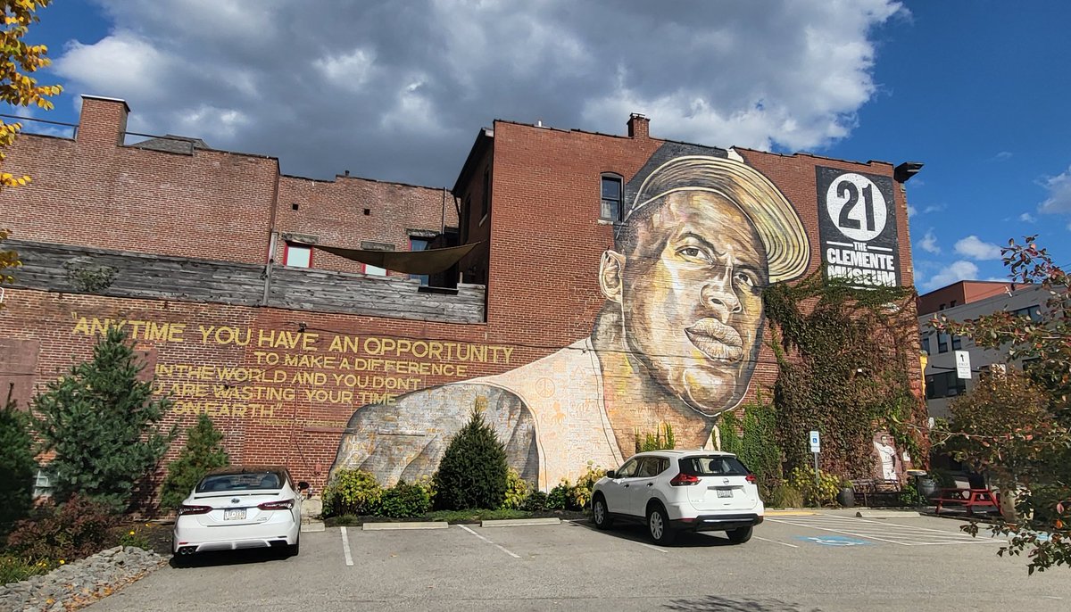 TheBuccosFan's tweet photo. I love seeing the mural on the side of the building of the @ClementeMuseum! I had the privilege of meeting the artist when he painted it and added my Twitter handle to his artwork. Vera Clemente added her name as well.
#CoolSight π #Retire21 π΅π· https://t.co/M1JJnGQvpo