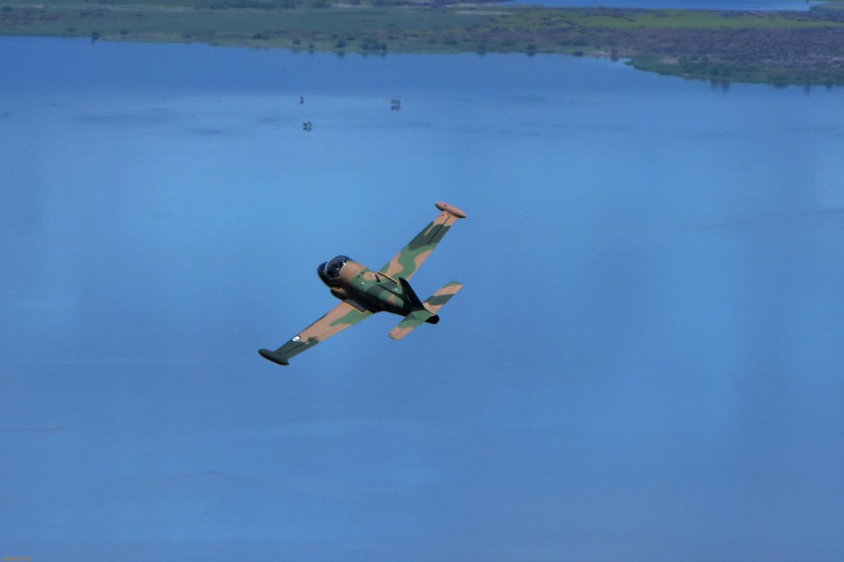 whatthesamhall's tweet image. I love it when a plan comes together. Strikemaster NZ6372/ZK-BAC on its way from Wellington to Hood Aerodrome in Masterton today, shot from Te Ara Tirohanga / Remutaka Trig. Nice short hike too.
#Strikemaster #Avgeek