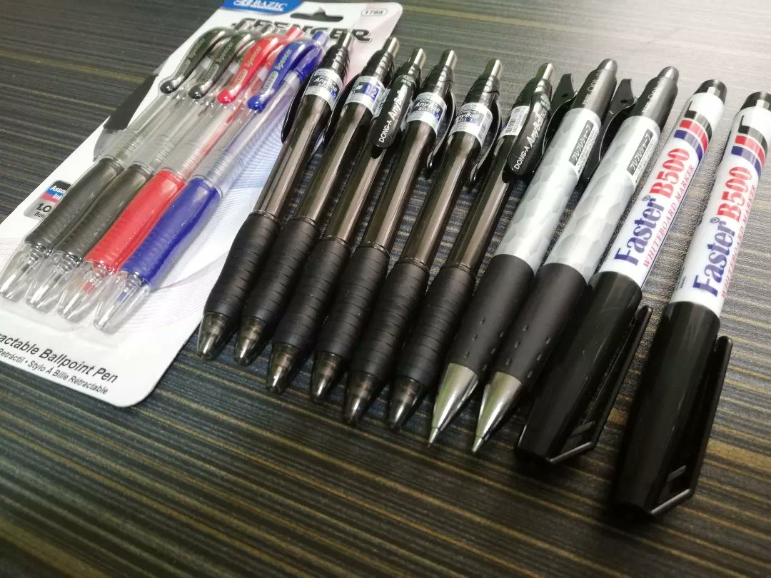 JMori_PS's tweet photo. It's been a while since I modded a pen. I just made a PH Ikusafude mod by following Clyde's tutorial. I still need to improve my skills. #penmodding #penspinning https://t.co/yKgECiHcpT