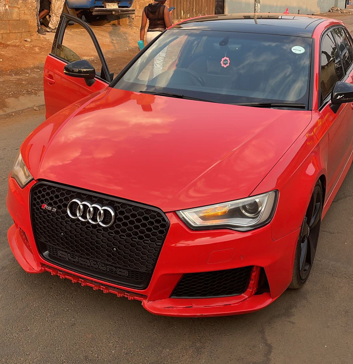 Abramjee's tweet image. JUST IN: @eNCA DSTV 403: The Hawks in Gauteng and private security have arrested three suspects in Roodekop, Alberton. They seized three luxury vehicles, a military grade signal jammer &amp;amp; highly sophisticated electronic devices used for “relay attacks.” Don’t miss #CrimeWatch