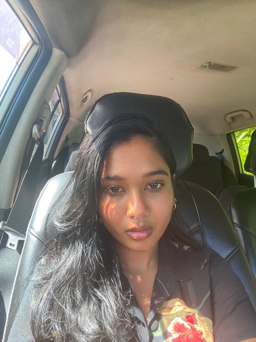 Just some selfies I took today https://t.co/m8MeYfP76Q<a href="/tag/longhair"class="tags"><span>#longhair</span></a><a href="/tag/healthyhair"class="tags"><span>#healthyhair</span></a><a href="/tag/hairgoals"class="tags"><span>#hairgoals</span></a>