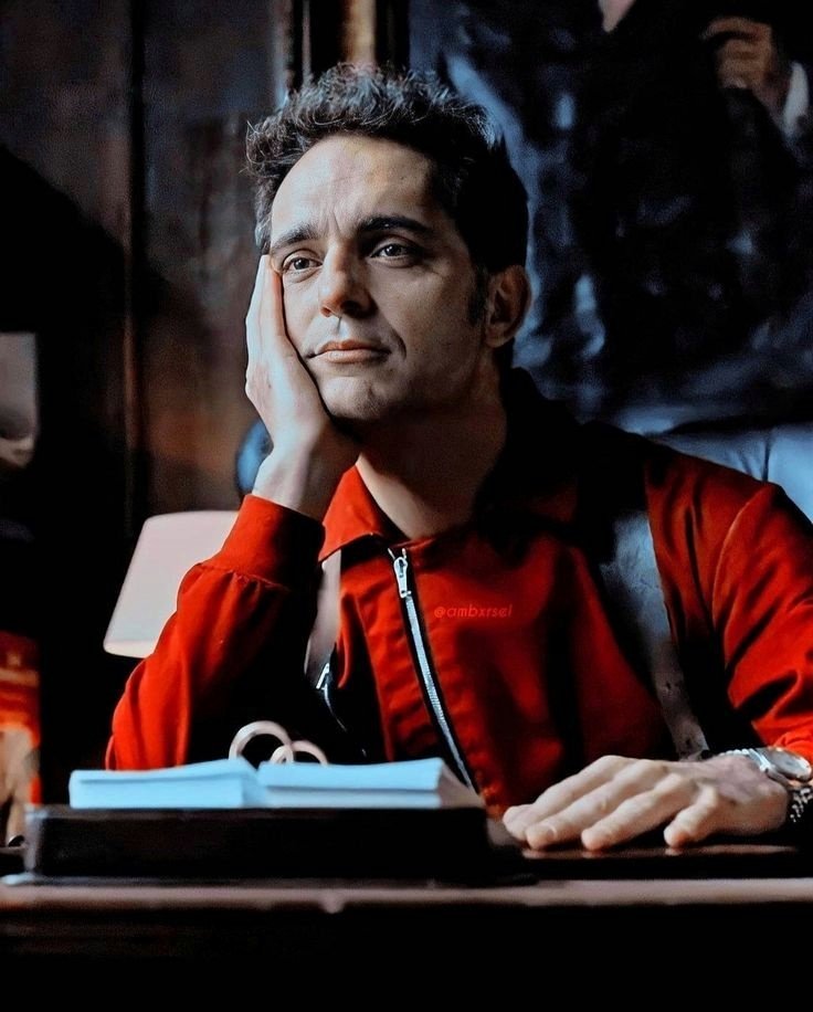 Bir ömür onu dinleme uğruna bu hayran bakışlar..