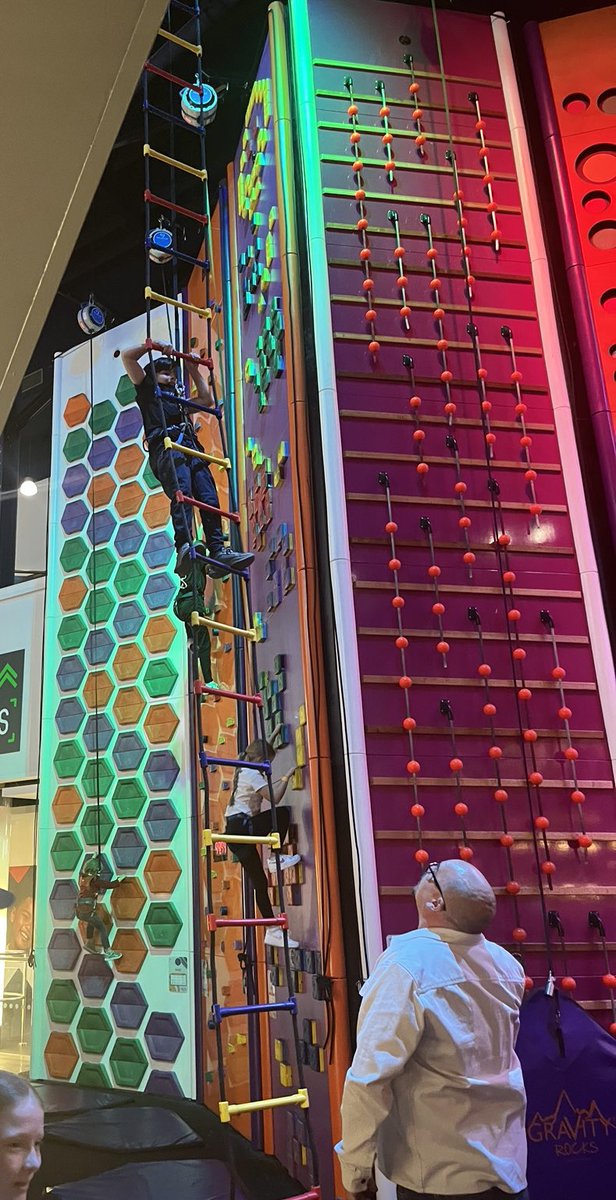 JannPainter's tweet photo. Dexter isn’t the most ‘physical’ of boys as we know and really fears heights.. his legs were like jelly to start with but he faced his fears head on! So proud 💪🏼 @PEMissSmith1 @Y4ClassLeeds @MeadsteadPA @MeadsteadExecP #AimHigher 🐝 https://t.co/waD71QbBXo