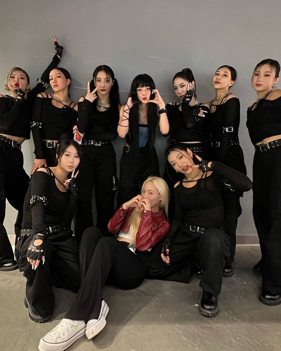 myseulgi0210's tweet photo. 221016 k_kyme_ ig #seulgi so cute 🥹😘🐻😳

@hi_sseulgi _happy💓
With 👩‍👧‍👧👩‍👧‍👧👩‍👧‍👧🧍🏻
#seulgi #28reasons #kyme 
#redvelvet 
https://t.co/tMdbLegp3A https://t.co/gqd8wpbi3z