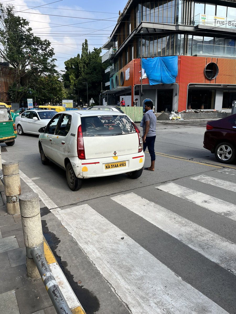 TsarRohit's tweet photo. @Olacabs was threatened with physical assault today when asking an @Olacabs driver to switch on the AC. Please take this vehicle and individual out of your service. https://t.co/XMkEAXeLrn