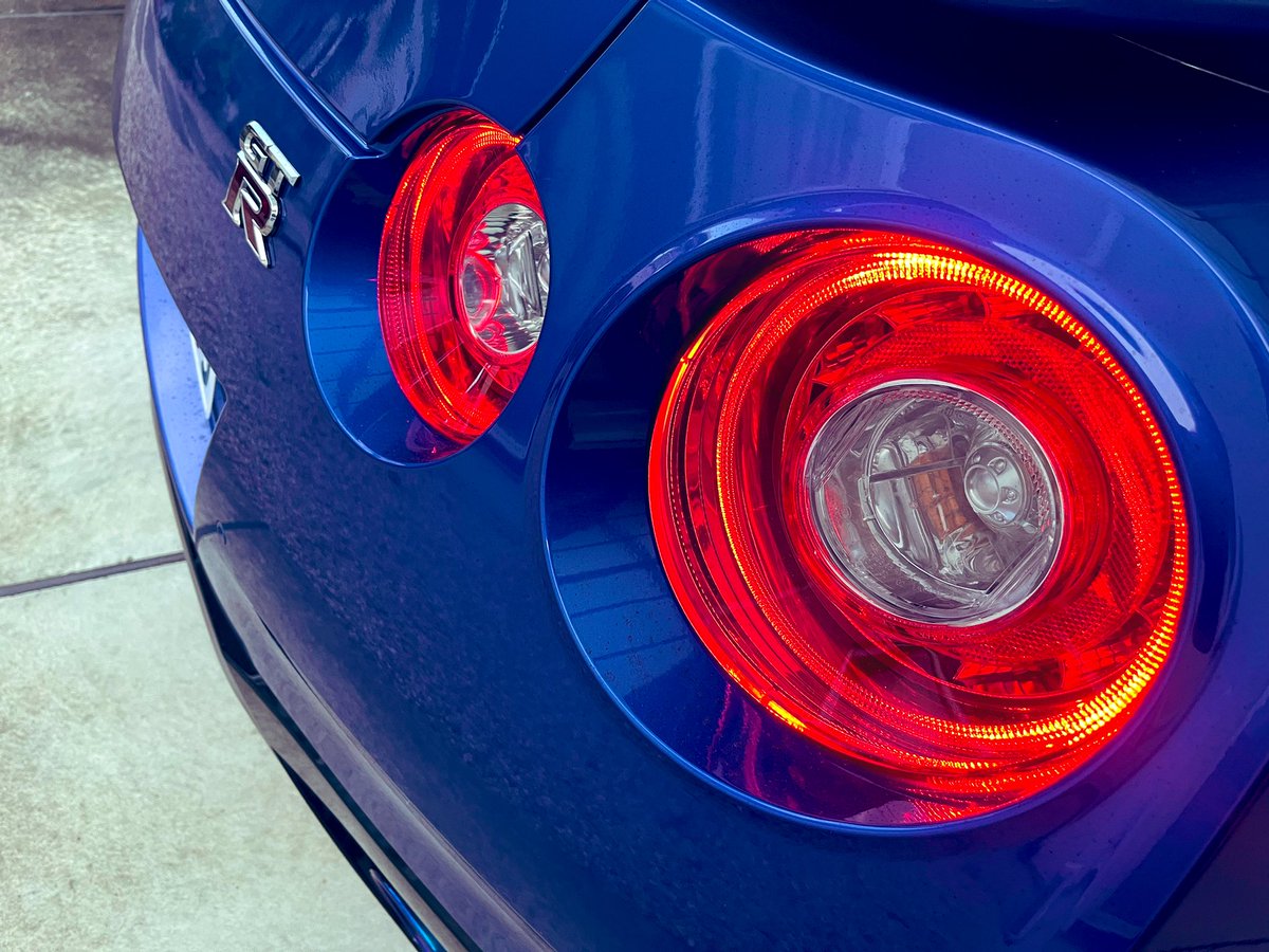 varissard's tweet photo. 今日のGT-Rワンガンブルー
#GTR
#gtr
#ワンガンブルー
#R35
#R35GTR
#35GTR
#NISSANGTR
#my22
#wangan_blue
#r35 https://t.co/iFyiWVfRRK