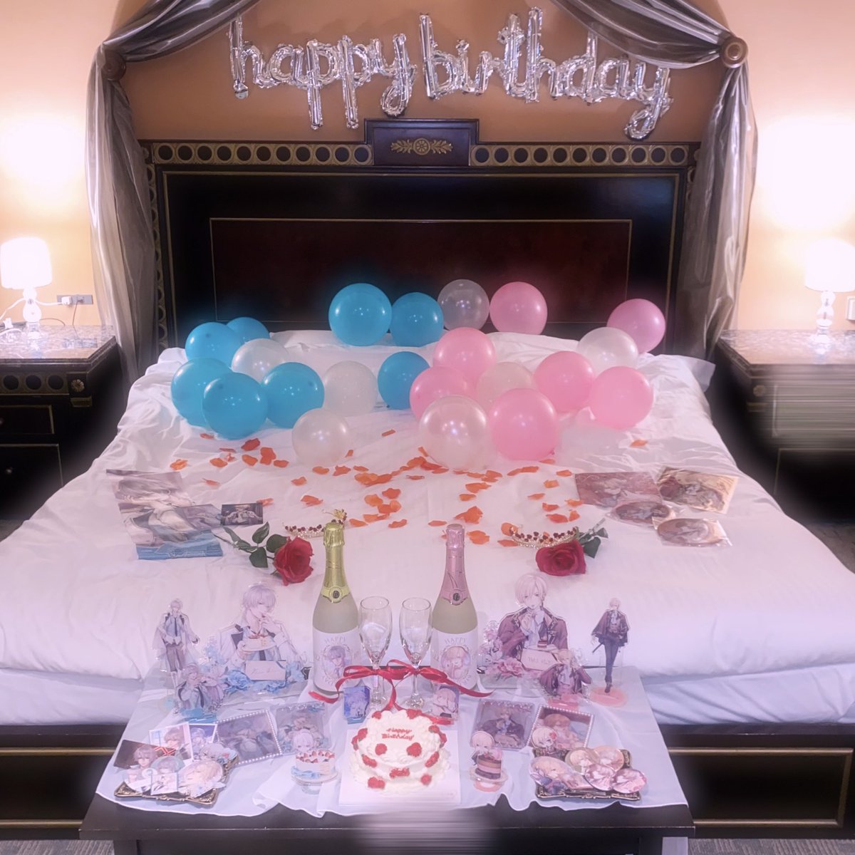 yves_mmm's tweet photo. - ̗̀ 𝙷𝙰𝙿𝙿𝚈 𝙱𝙸𝚁𝚃𝙷𝙳𝙰𝚈  ̖́-
1ヶ月遅れの誕生会🌹
やる気の波が凄いしイベントの最終日忘れて101位とっちゃうけどちゃんと大好きです🥲♥️
これからものんびり推させてください✊🏻" https://t.co/laGUeBiNGm