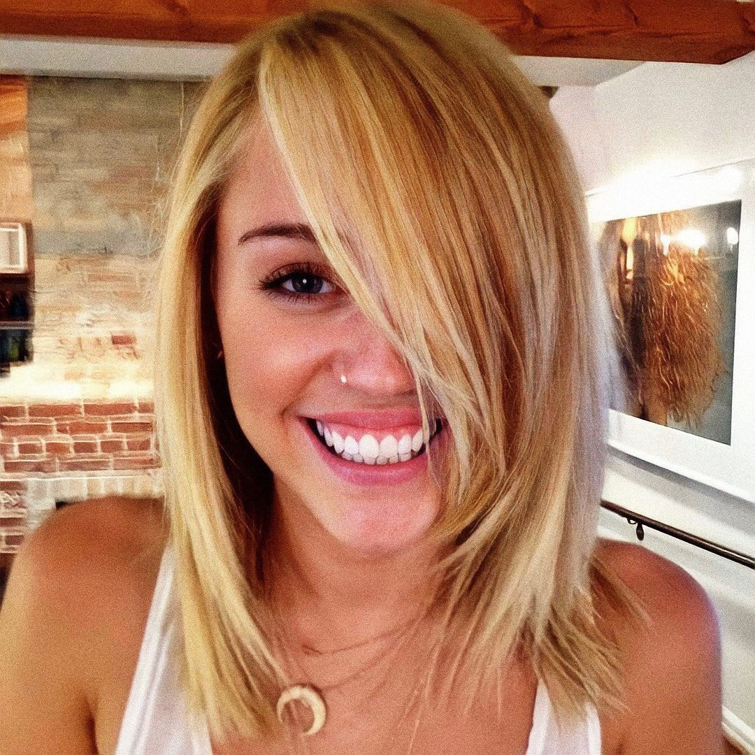 MileyCyrusMC69's tweet photo. These pics of Miley Cyrus in 2012 🥺
𝙁𝙤𝙡𝙡𝙤𝙬 : @wtmiley
.
.
.
#cyrusfamily #hannahmontana #promosmilers #bangerz #plastichearts #bhfyp #midnightsky #mileycryus #smilers #dualipa #arianagrande #mileycyrusedit #cyrusfan #cyrus #netflix #wreckingball #wtmiley @mileycyrus https://t.co/NTpyvKfpgw