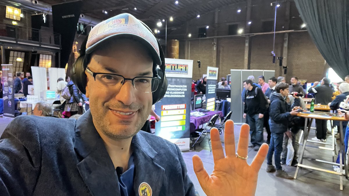 AmigaBill_'s tweet photo. Might try a quick stream in 3 hours live from Amiga 37 Germany 4pm CEST/10am EST. #commodoreamiga #commodre #retrogamer LINK: https://t.co/QNnUwMSUwS https://t.co/apxVhfSuHN