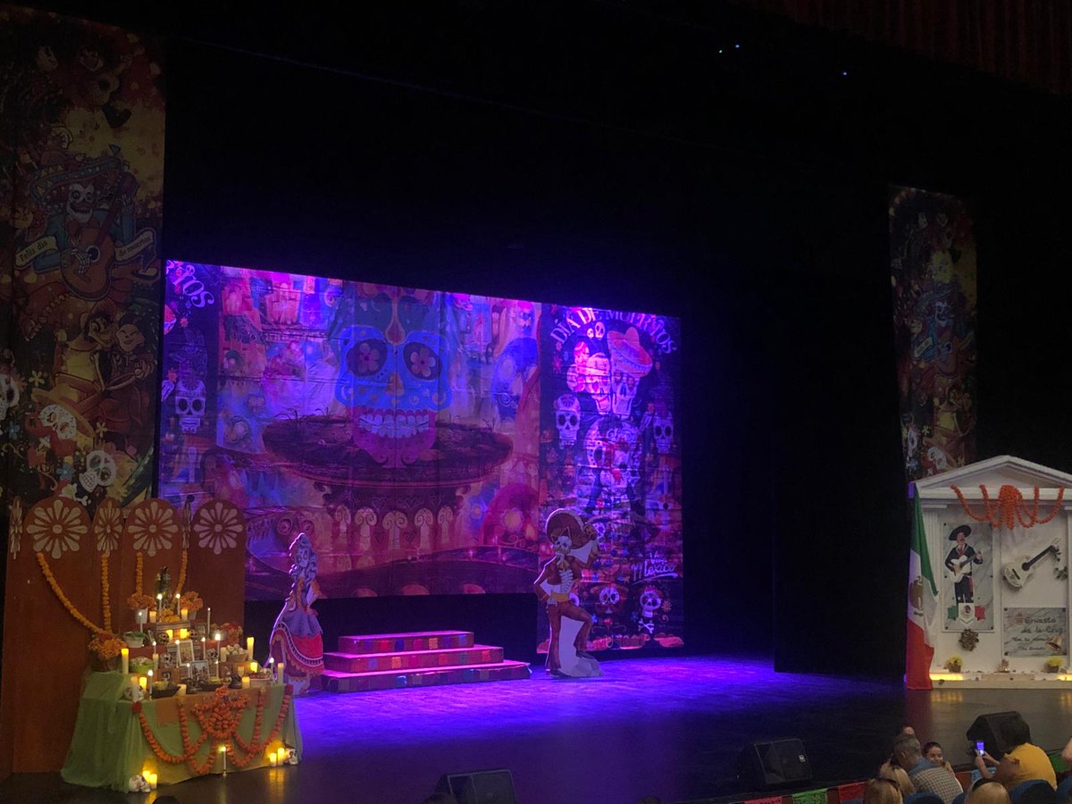 10danibg10's tweet photo. Se viene la segunda parte de mi regalo de cumple de @nahiiagarciia_
#cocoelmusical 🥹🥹 https://t.co/J9wIaJH0xr