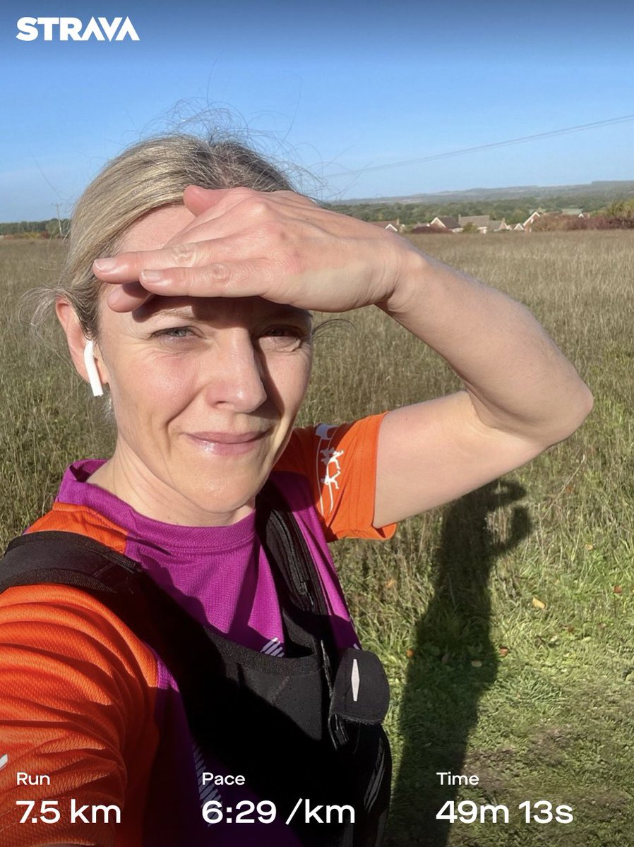 runners_blue's tweet photo. This morning’s run was beautiful. 8k with these views and all the amazing colours that the autumn brings 🍂

I hope you are all able to take some time for yourself today. If you are working, stay safe 💙

#bluelightrunners #MentalHealthMatters #running #runner #team999 https://t.co/u9eMaxPwnN